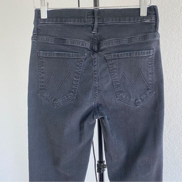 Mother Insider Crop Step Fray in black - Picture 7 of 14